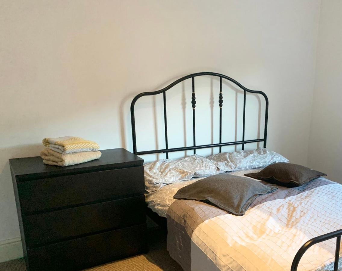 ניוקאסל אנדר ליים Beautiful Home, 3 Bedroom House Near Alton Towers, Wedgwood Museum, Universities מראה חיצוני תמונה