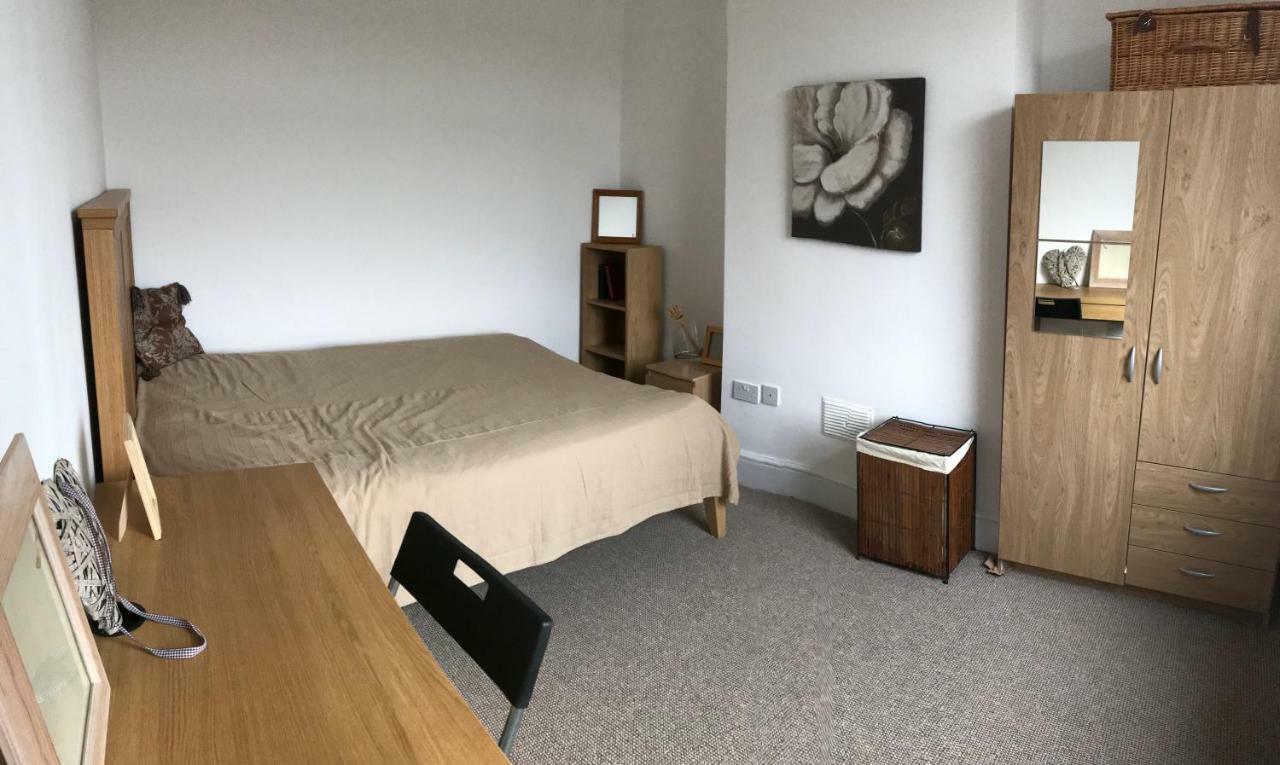 ניוקאסל אנדר ליים Beautiful Home, 3 Bedroom House Near Alton Towers, Wedgwood Museum, Universities מראה חיצוני תמונה