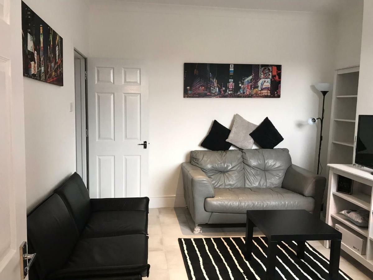ניוקאסל אנדר ליים Beautiful Home, 3 Bedroom House Near Alton Towers, Wedgwood Museum, Universities מראה חיצוני תמונה
