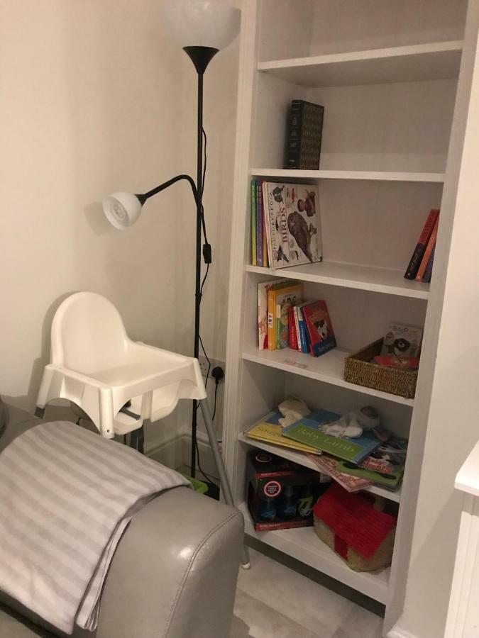 ניוקאסל אנדר ליים Beautiful Home, 3 Bedroom House Near Alton Towers, Wedgwood Museum, Universities מראה חיצוני תמונה