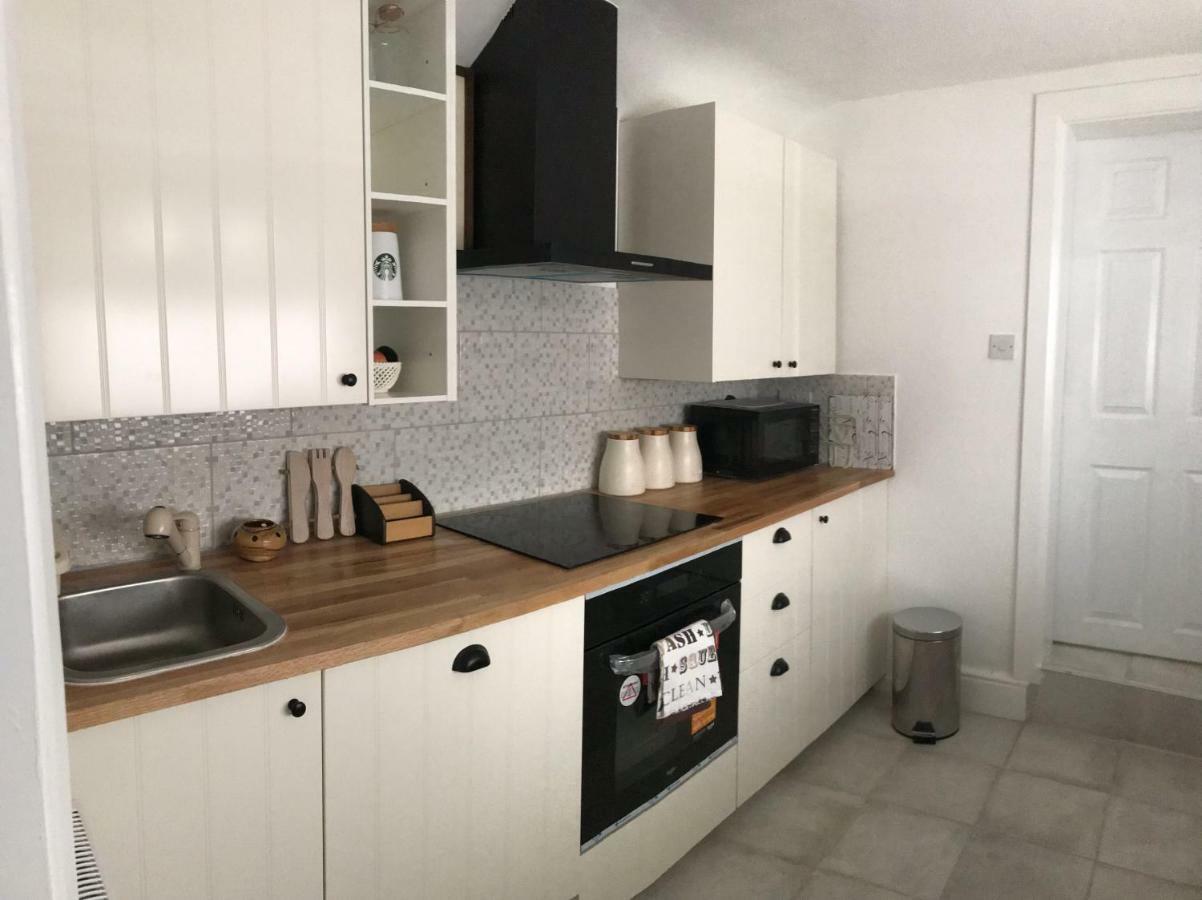 ניוקאסל אנדר ליים Beautiful Home, 3 Bedroom House Near Alton Towers, Wedgwood Museum, Universities מראה חיצוני תמונה
